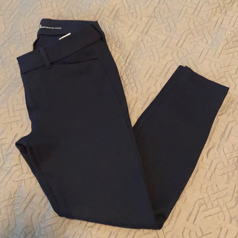EUC Old Navy pixie pants size 4
